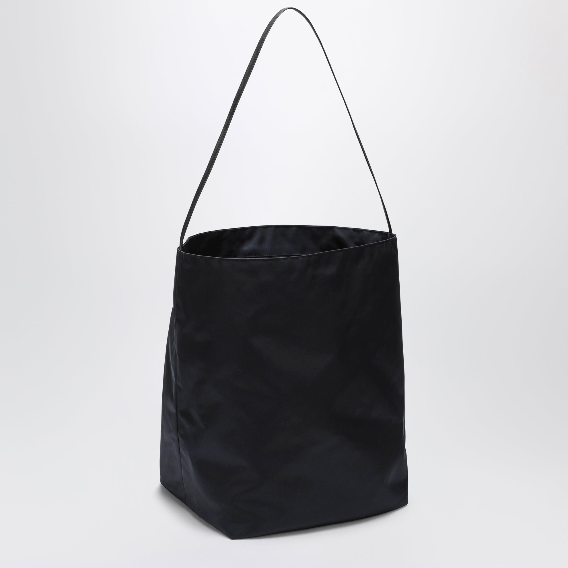 Cabas Bucket bleu marine en nylon