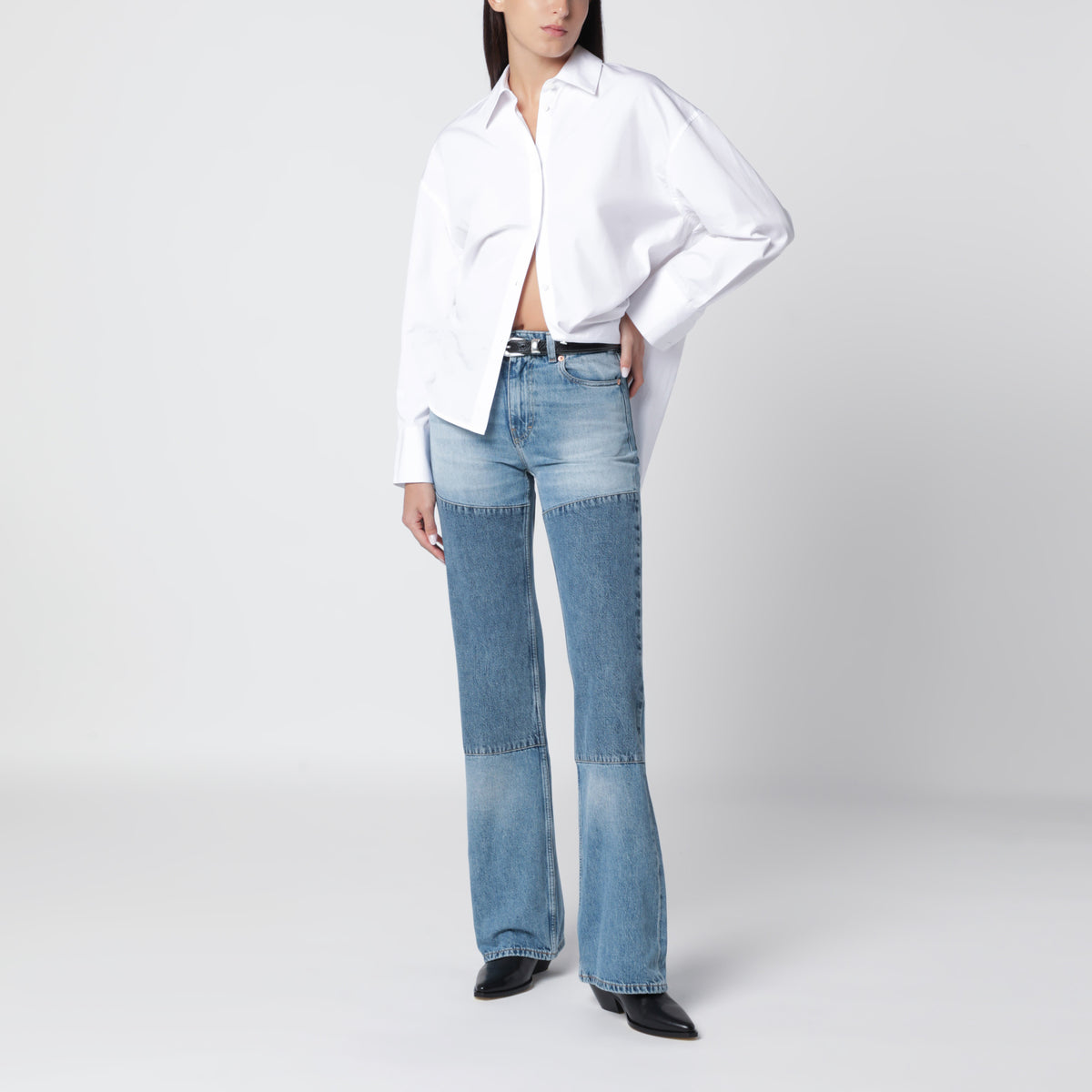 Jeans blu con pannelli patchwork