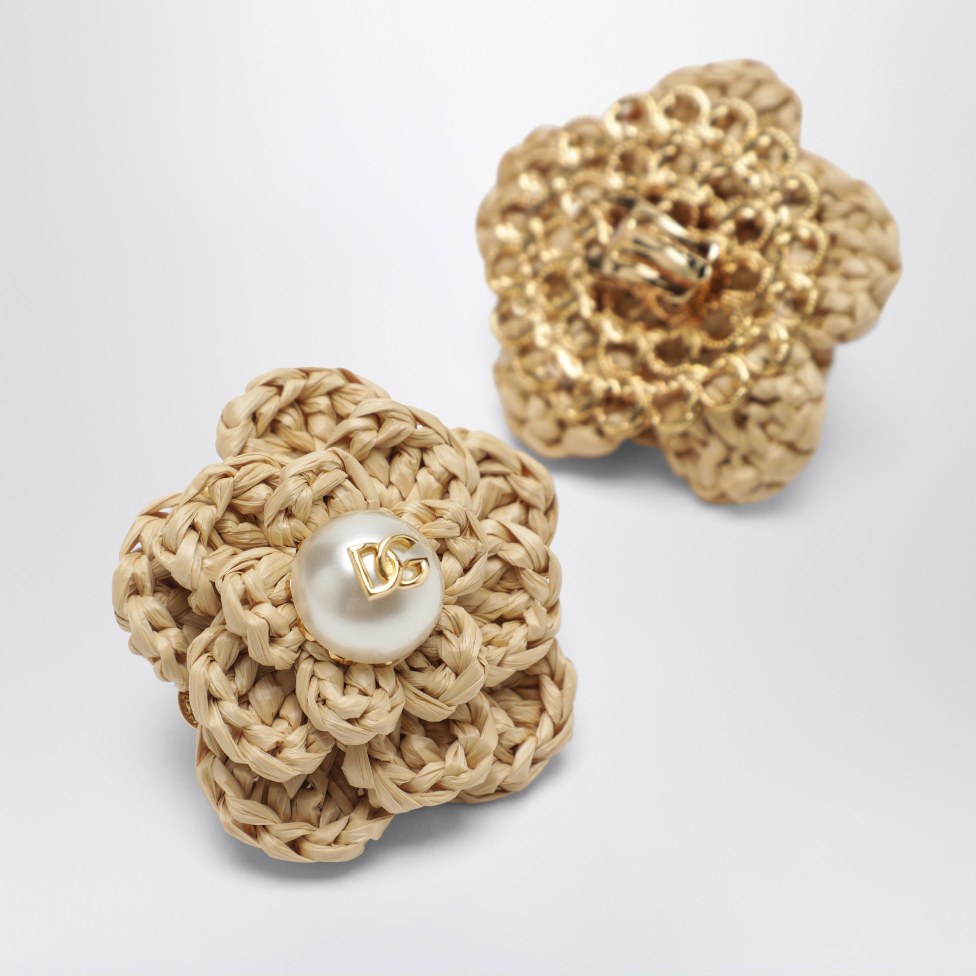 Clip-Ohrringe mit Blumen aus Messing in Gold