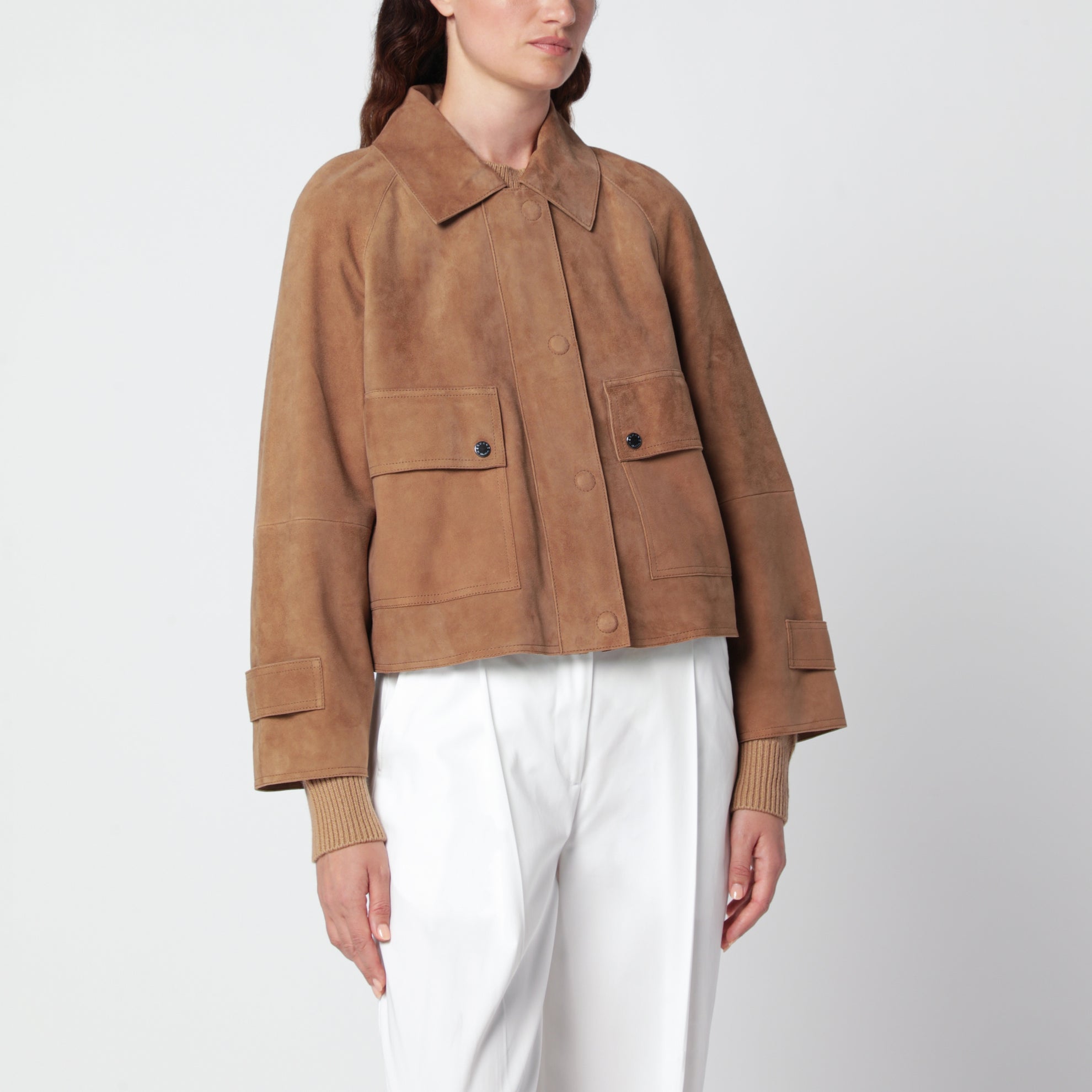 Haselnussbraune Jacke aus weichem Wildleder