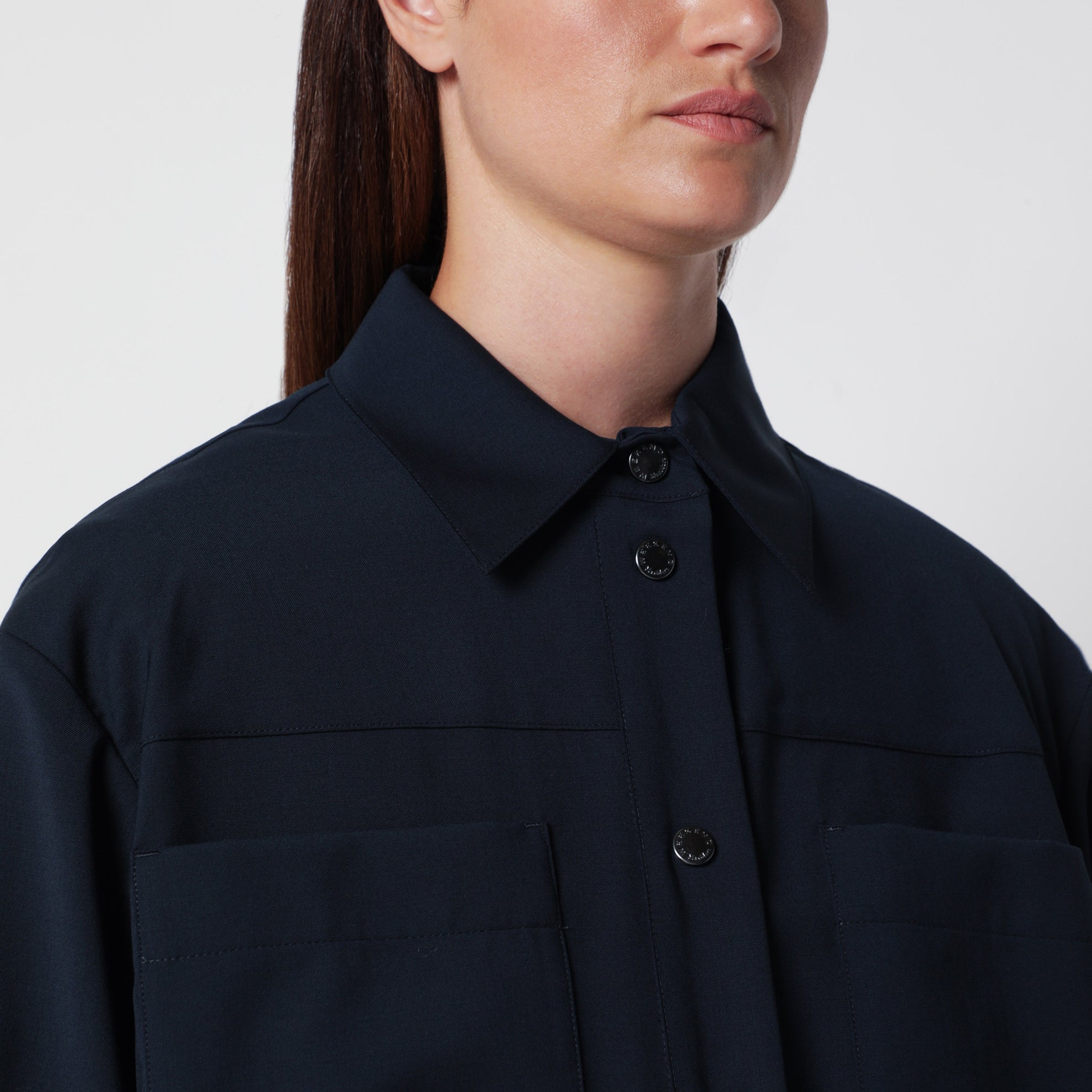Kurze blaue Wolljacke