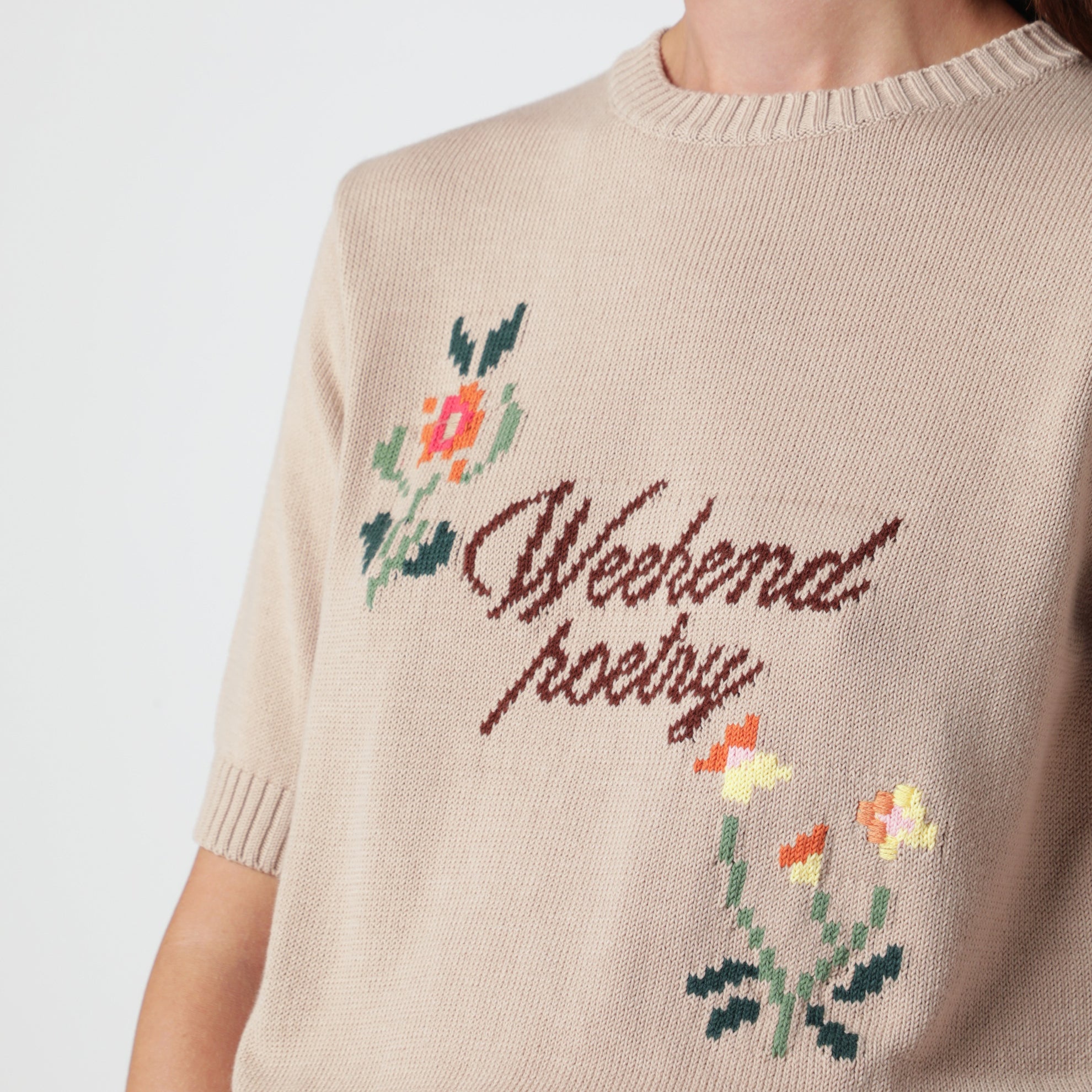 Pull en coton sable brodé