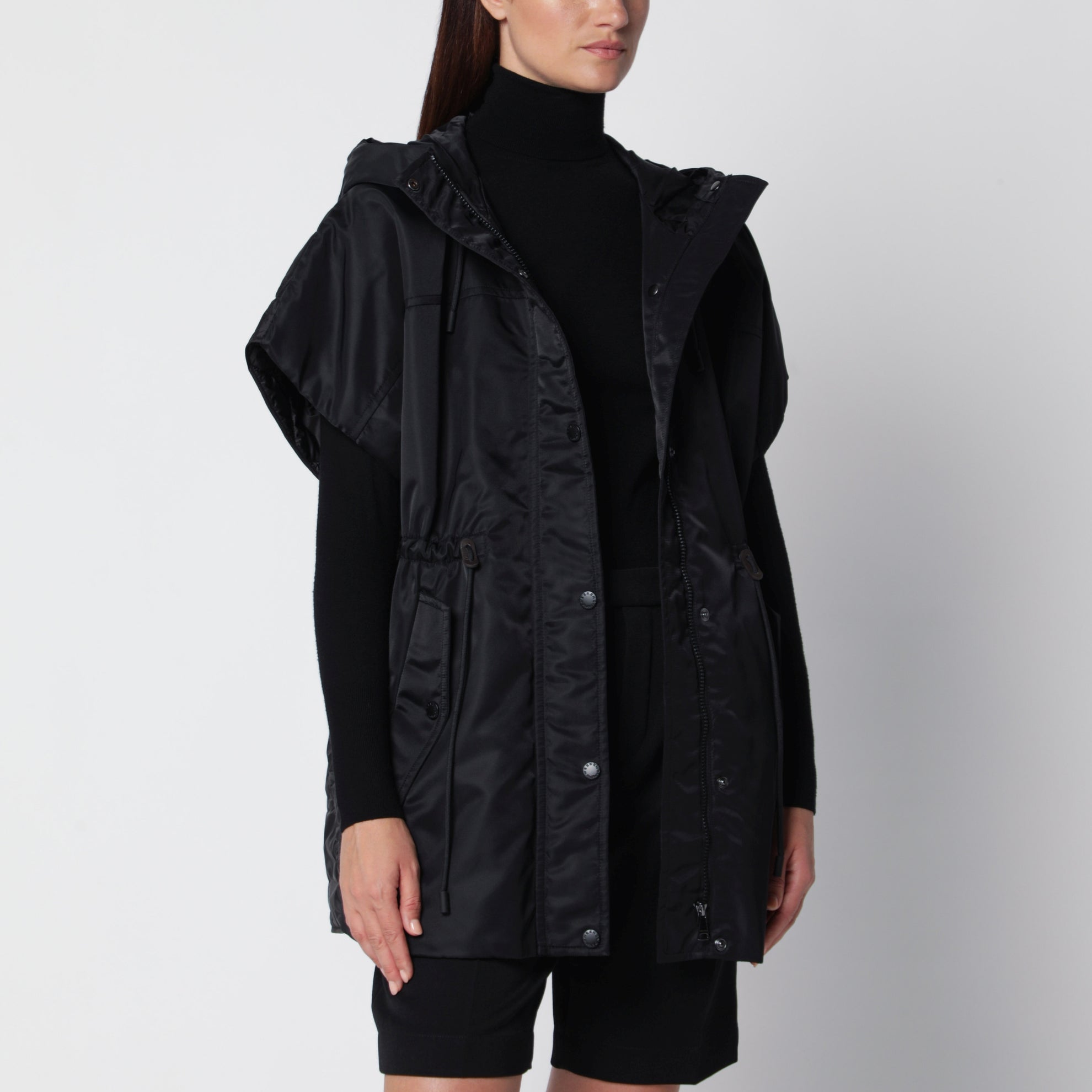 Giacca smanicata nera in nylon