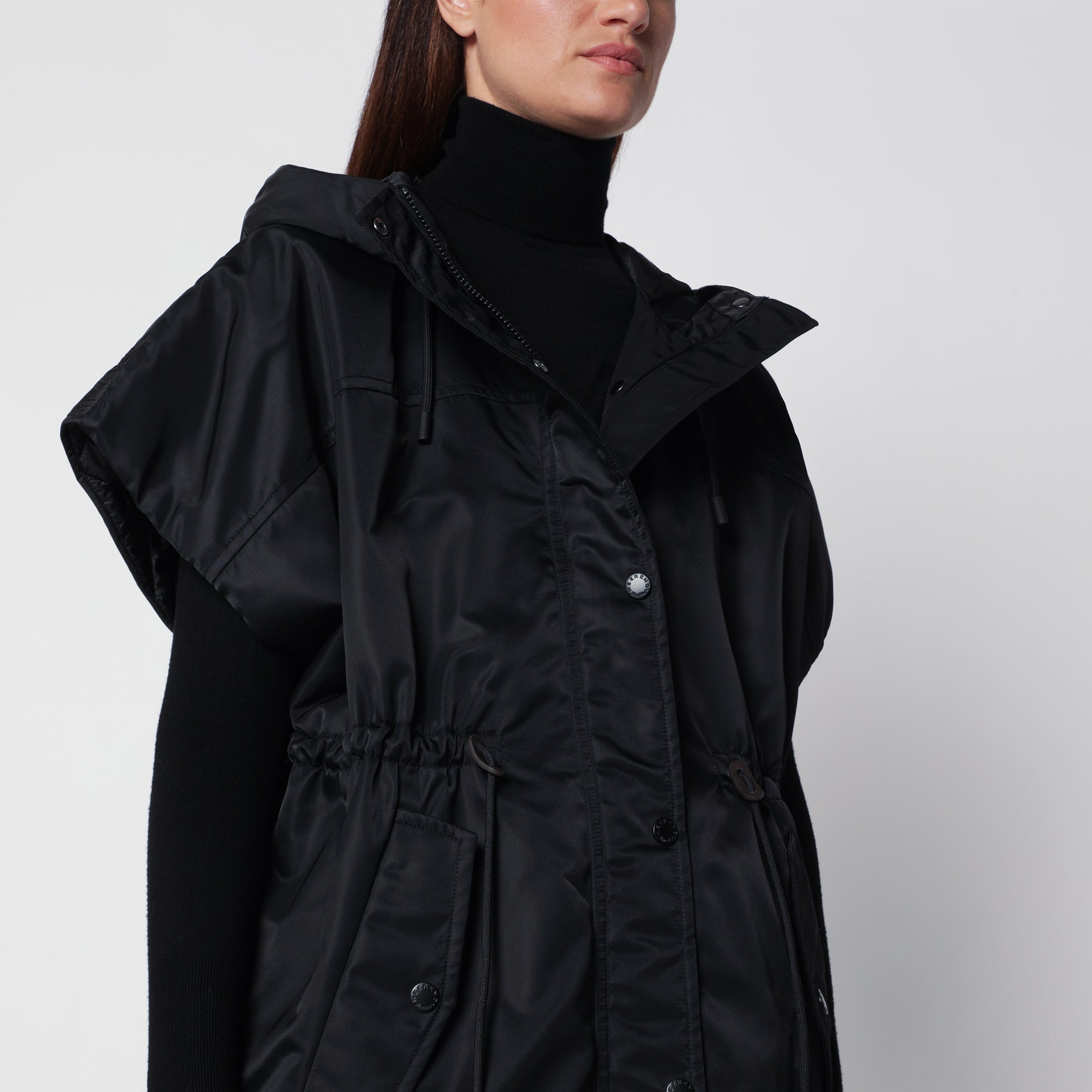 Giacca smanicata nera in nylon