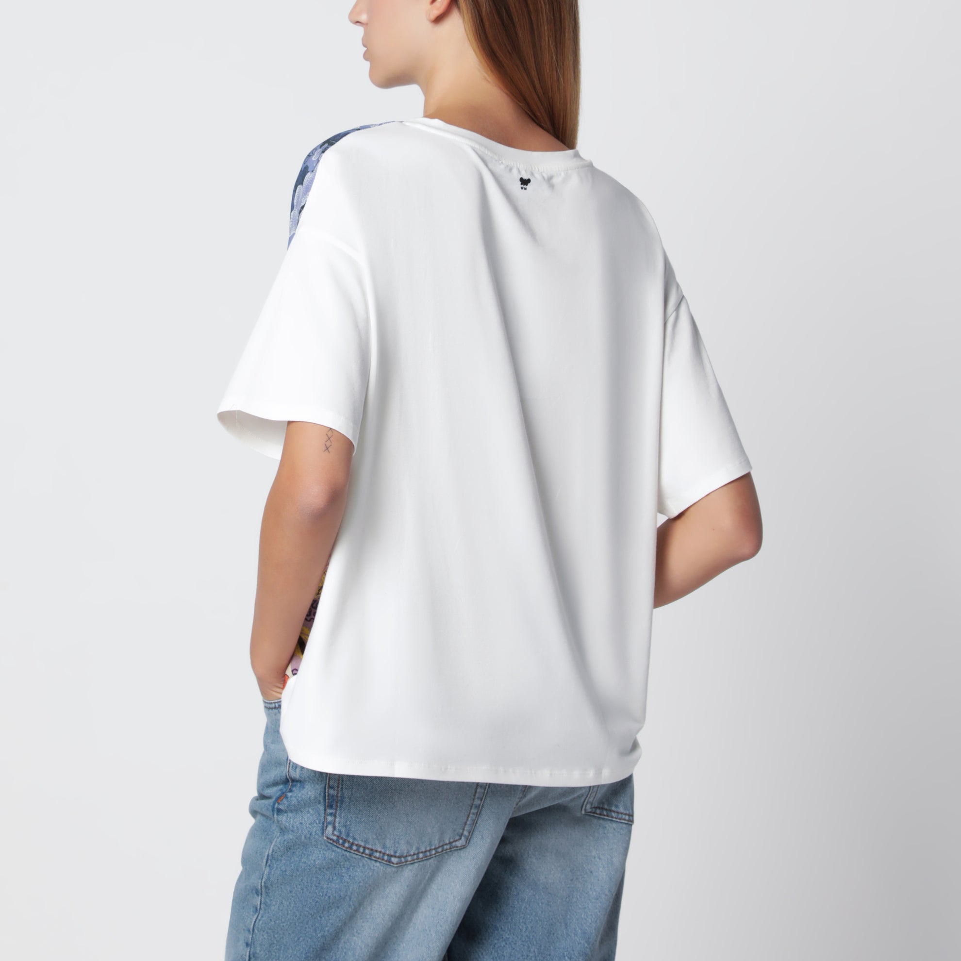T-shirt in seta stampata e jersey di cotone stretch