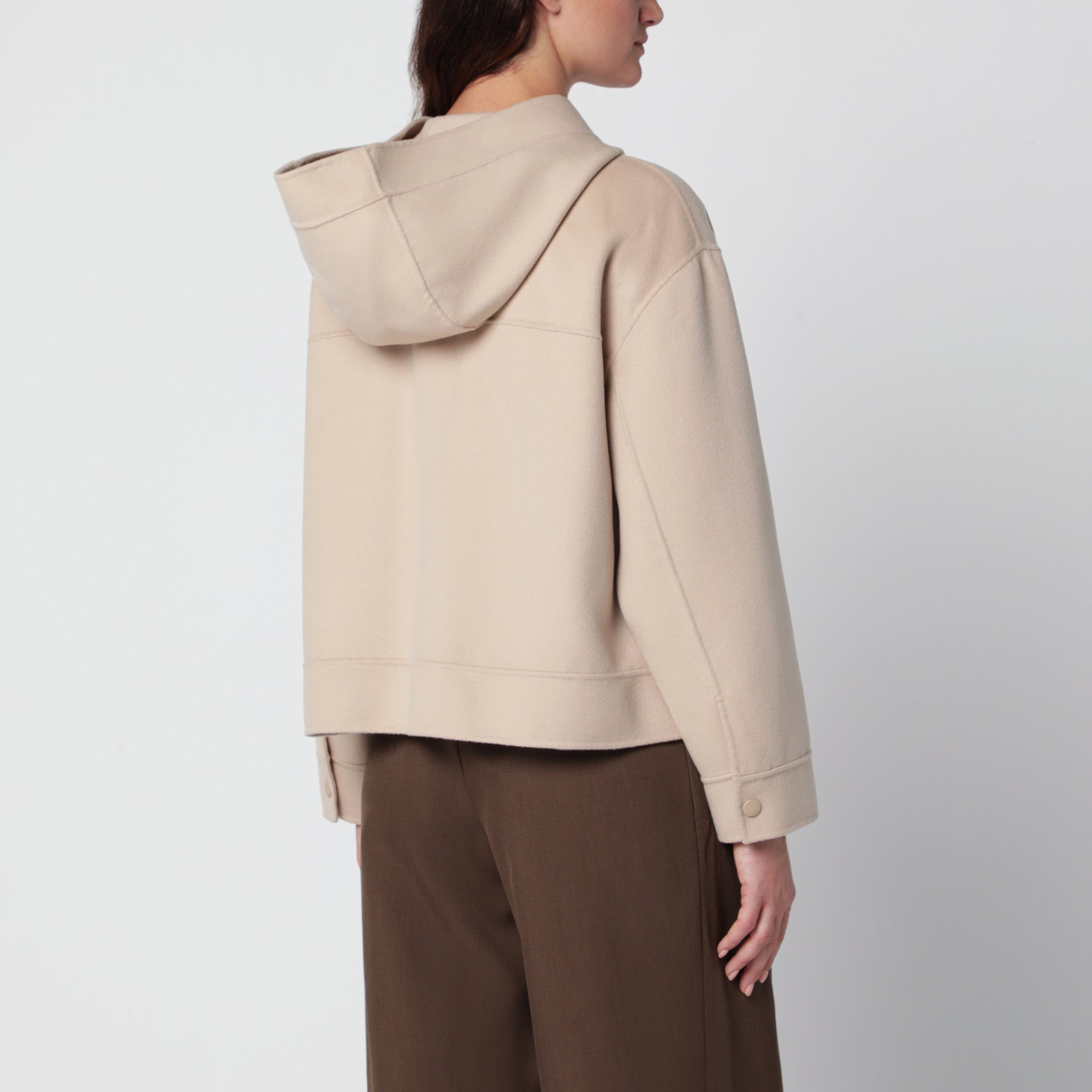 Mandelfarbene Wolljacke mit Kapuze