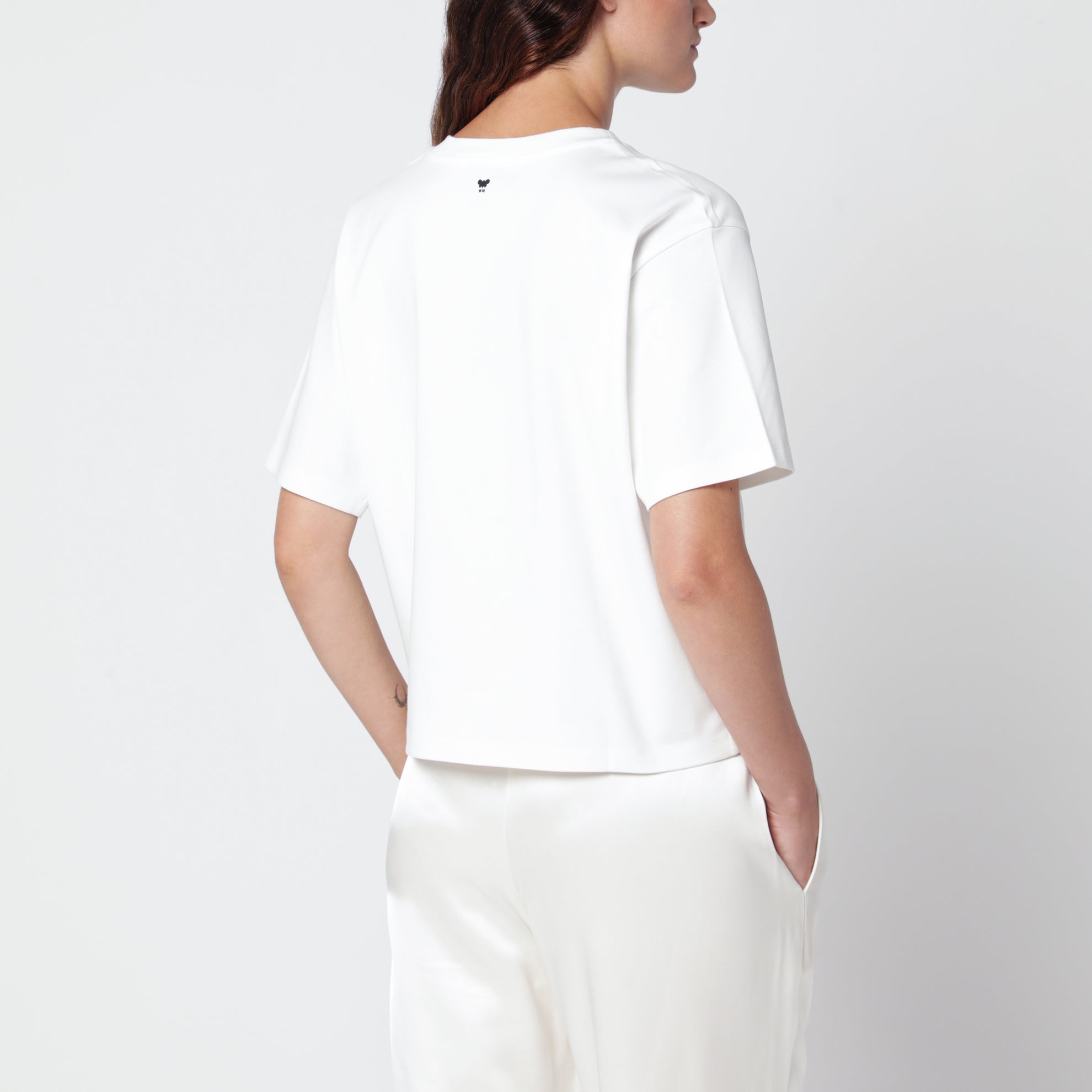 T-shirt blanc en coton avec broderie florale