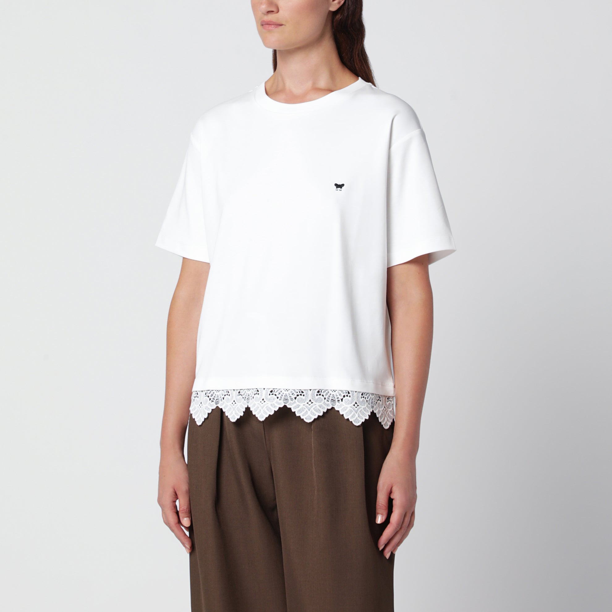 T-shirt bianca in cotone con bordo in pizzo