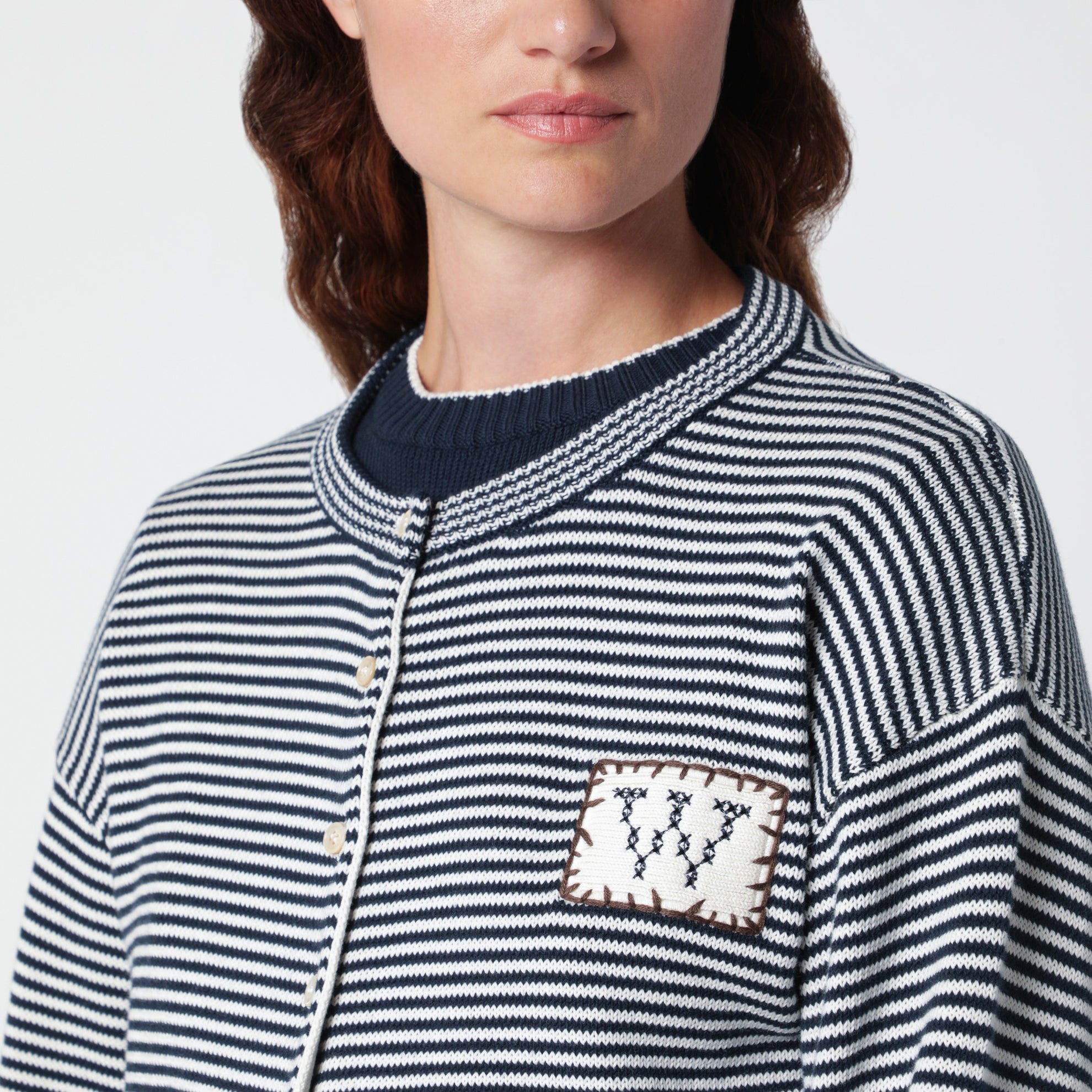 Blaue Baumwollstrickjacke mit Intarsien