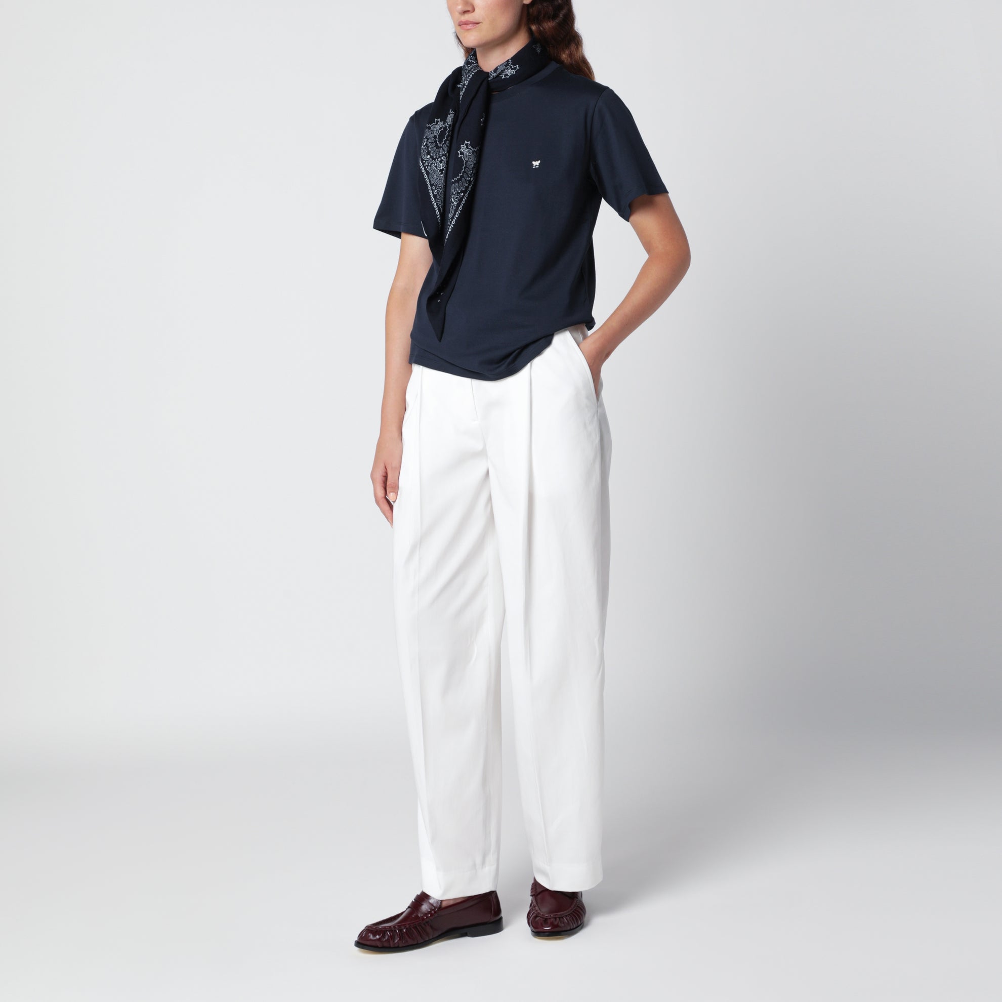 T-shirt blu in cotone con ricamo logo