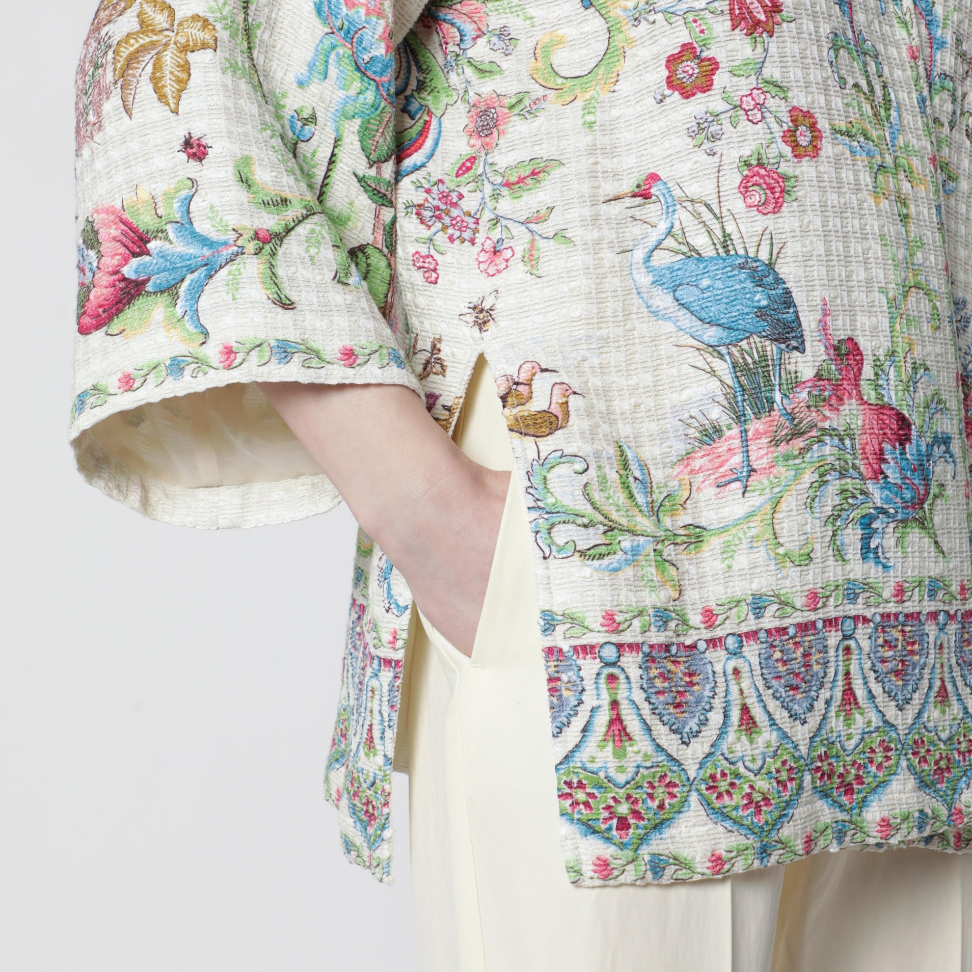 Kesa in cotton-blend mat fabric