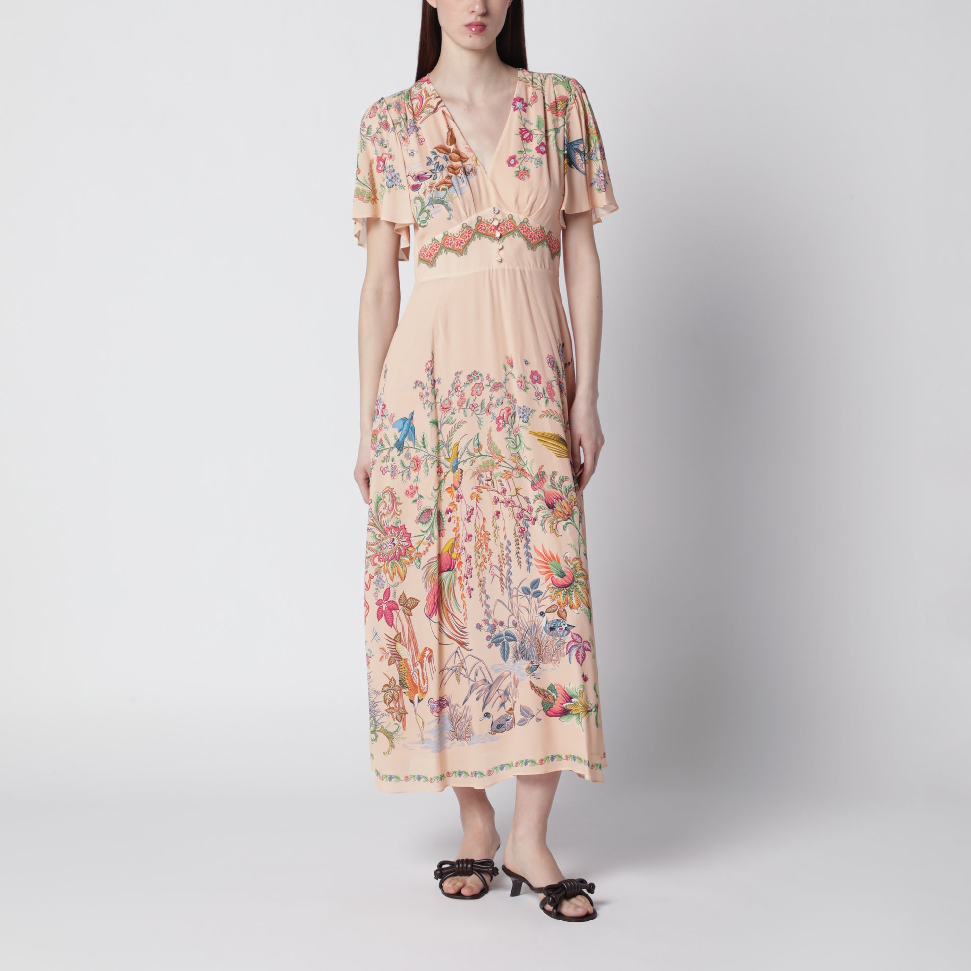 Langes Kleid in Puderrosa mit floralem Print