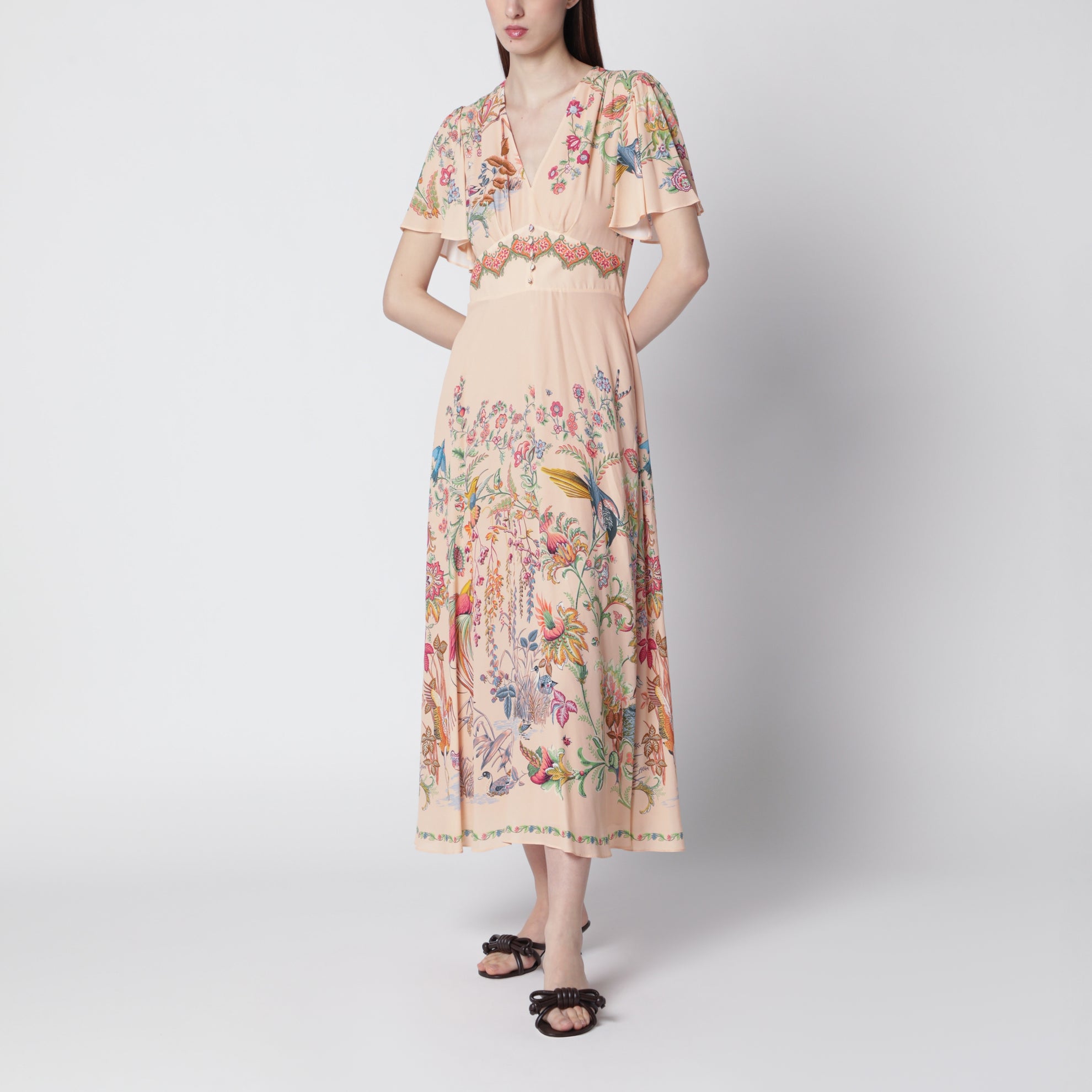 Langes Kleid in Puderrosa mit floralem Print