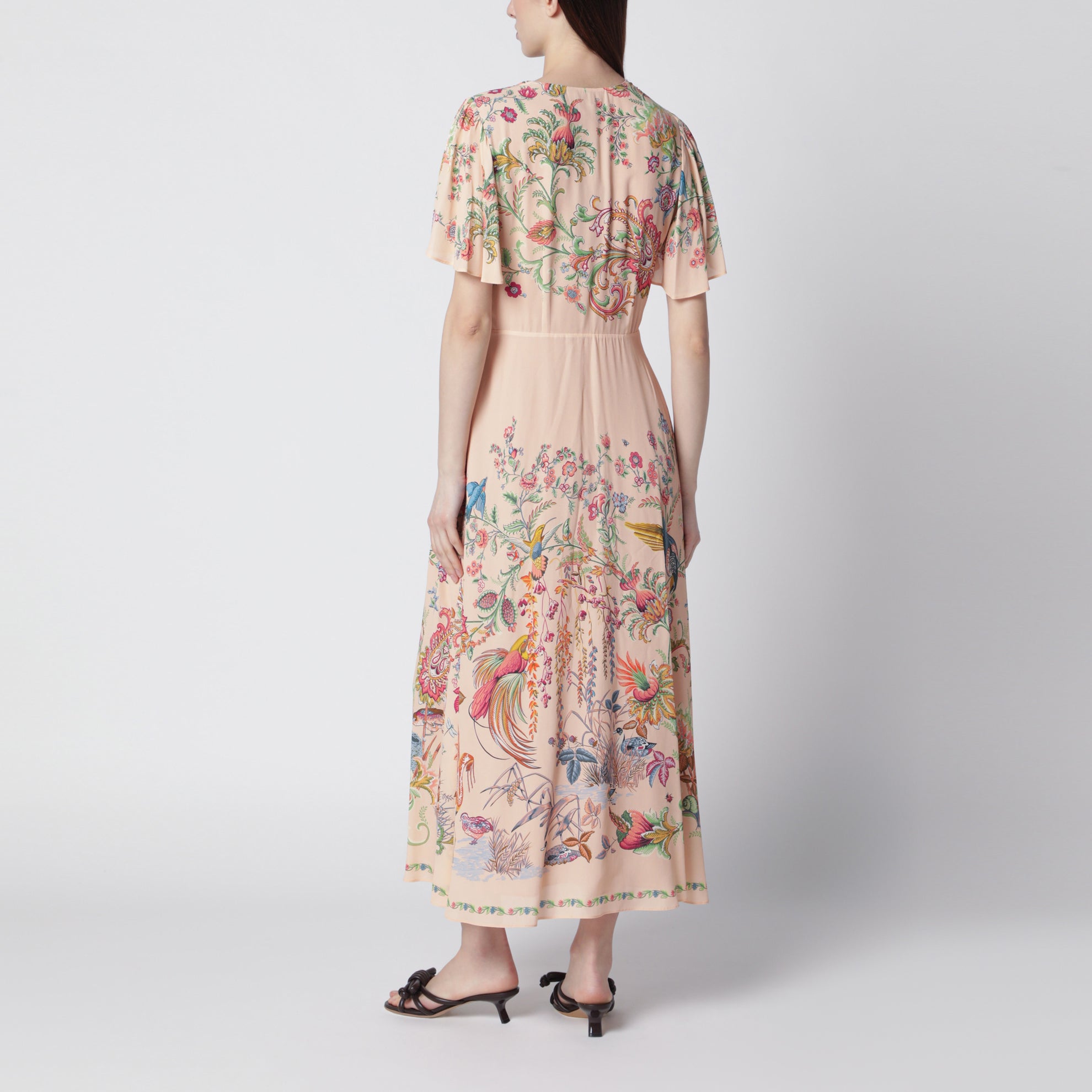 Langes Kleid in Puderrosa mit floralem Print