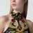 Top court à motif floral effet crochet