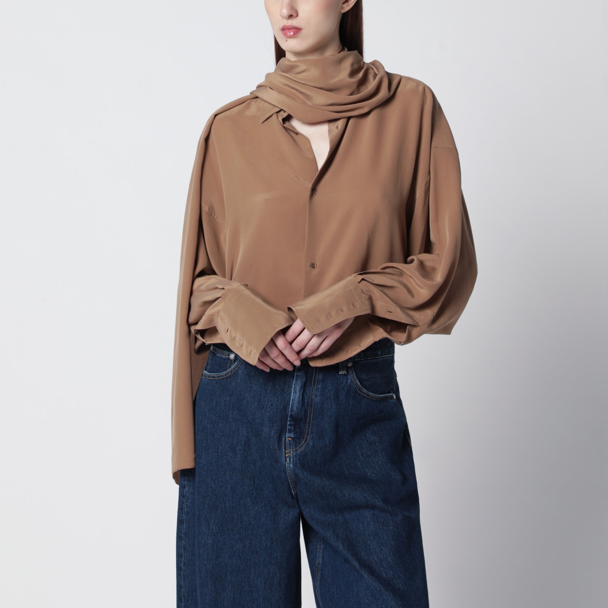 Oversized Georgia silk shirt in tobacco color