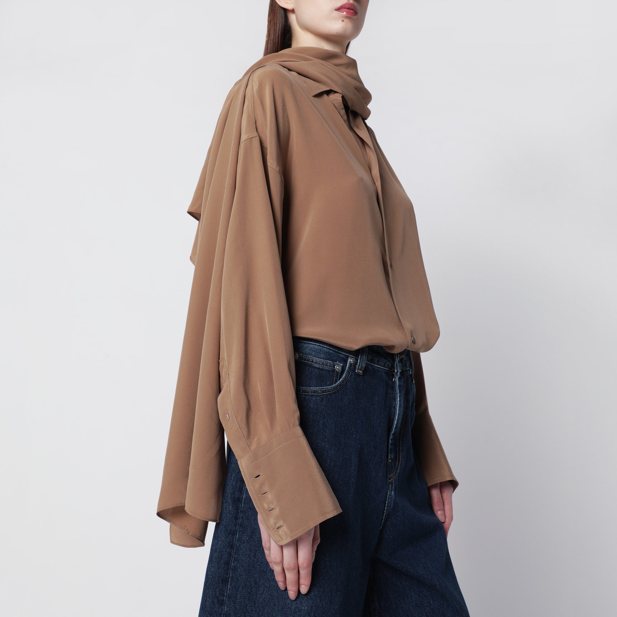 Oversized Georgia silk shirt in tobacco color
