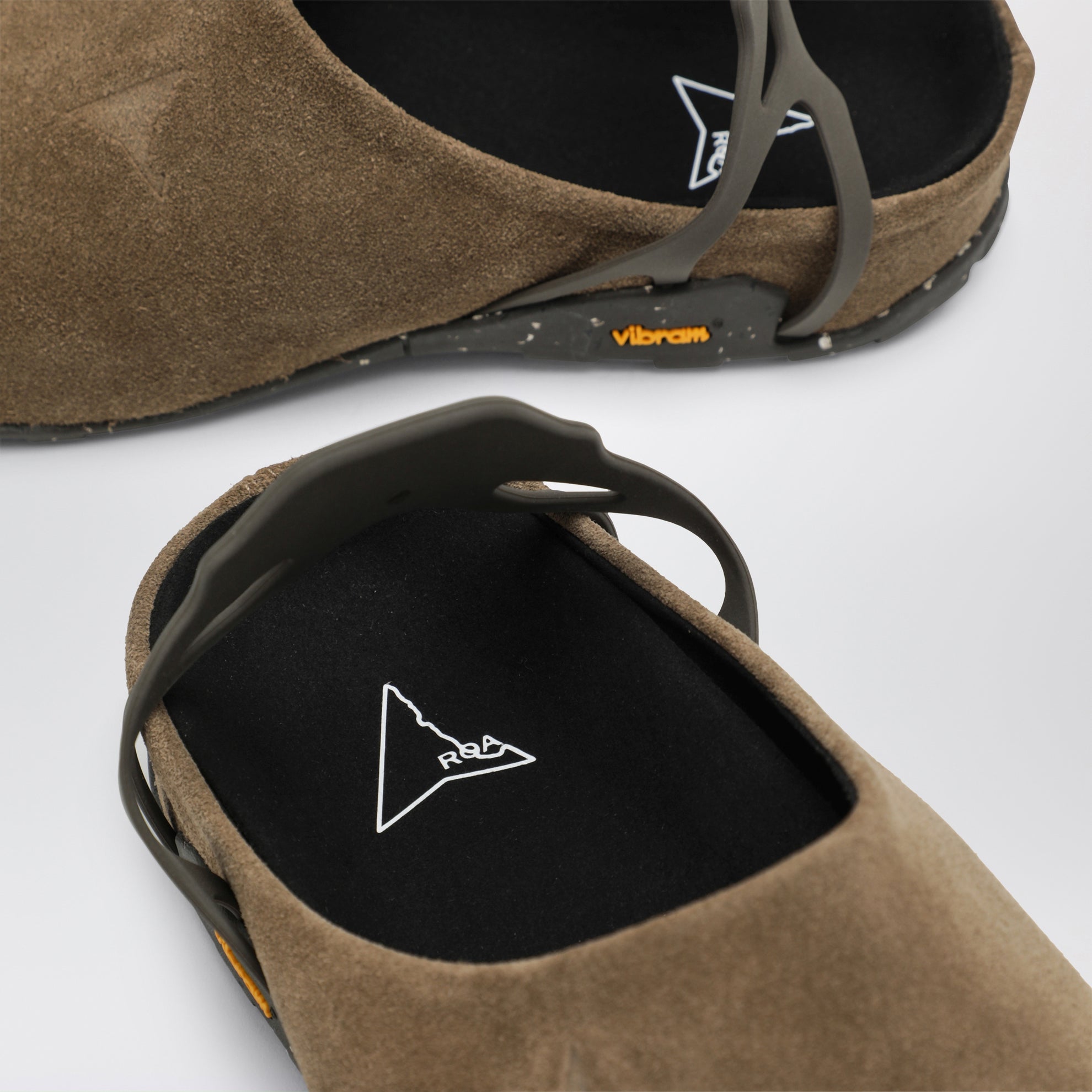 Taupe Fedaia clogs in suede